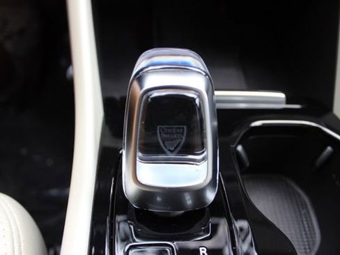 Used 2023 Volvo XC40 B5 Ultimate w/ Climate Package AWD/4WD image 36