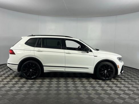 Used 2021 Volkswagen Tiguan SE R-Line image 3