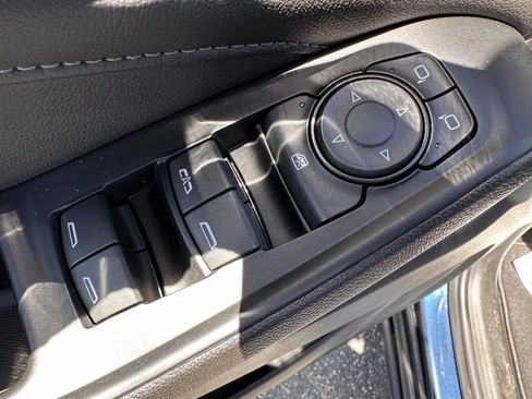 Used 2023 Chevrolet Traverse LT AWD/4WD image 9
