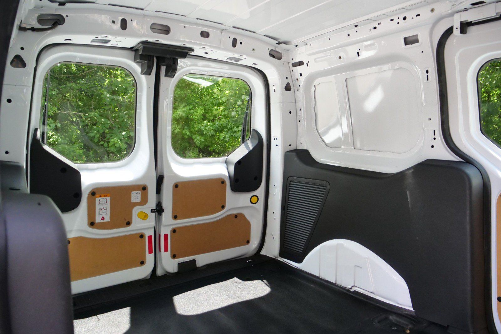 Used 2015 Ford Transit Connect XL FWD image 29