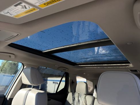Used 2026 Honda Pilot Touring image 11
