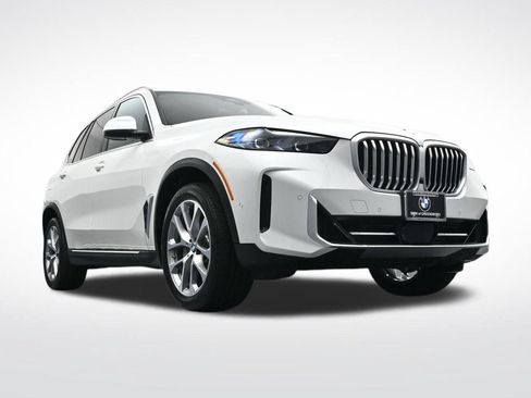 Used 2025 BMW X5 xDrive40i AWD/4WD image 32
