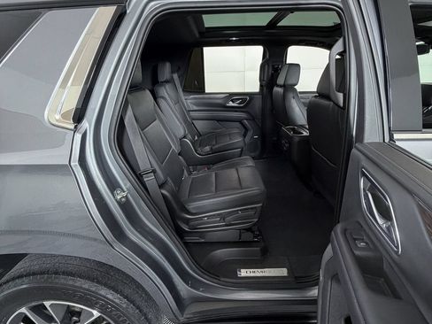 Used 2021 Chevrolet Tahoe LT w/ LT Signature Package RWD image 6