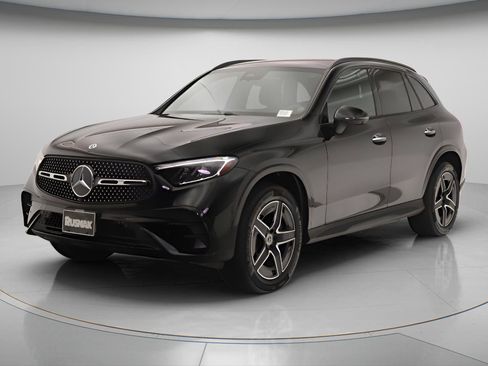 Certified 2026 Mercedes-Benz GLC 300 image 3