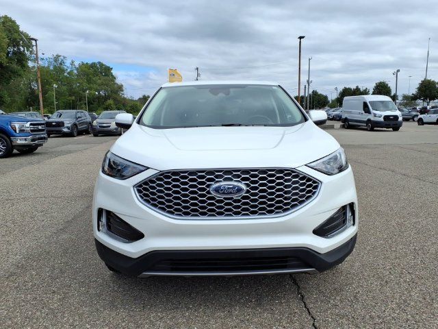 Certified 2024 Ford Edge SEL w/ Convenience Package AWD/4WD image 2