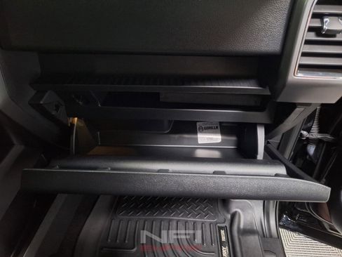 Used 2019 Ford F150 XLT w/ Equipment Group 302A Luxury AWD/4WD image 45