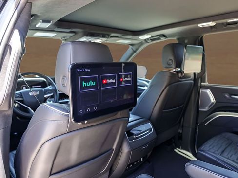 Used 2024 Cadillac Escalade Sport Platinum w/ Heavy-Duty Trailer Package AWD/4WD image 27