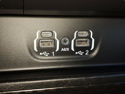 Used 2024 RAM 1500 Laramie image 26