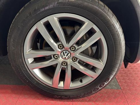Used 2015 Volkswagen Touareg VR6 image 39