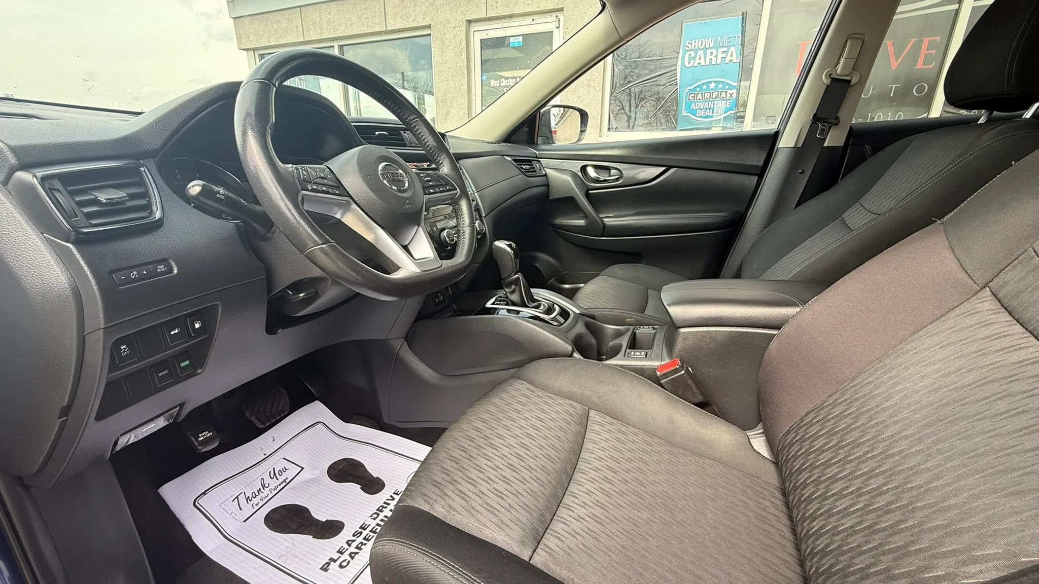 Used 2018 Nissan Rogue SV FWD image 9