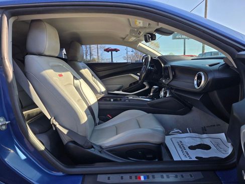 Used 2020 Chevrolet Camaro SS image 12