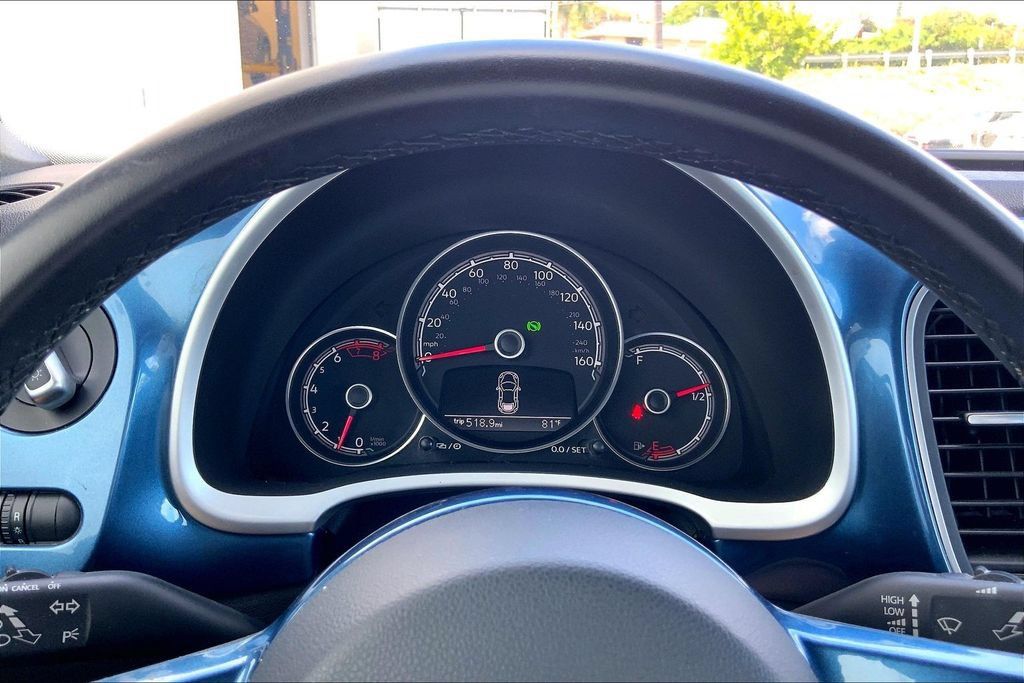 Used 2019 Volkswagen Beetle 2.0T SE FWD image 19