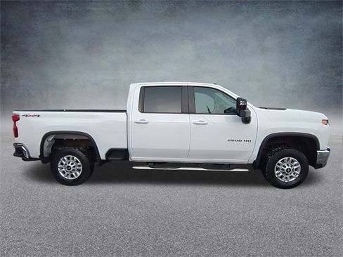 Used 2022 Chevrolet Silverado 2500 LT w/ Snow Plow Prep/Camper Package image 10