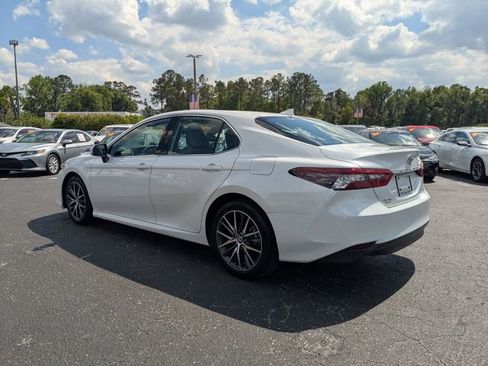 Used 2023 Toyota Camry XLE image 5