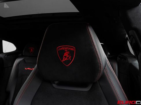 Used 2024 Lamborghini Urus Performante AWD/4WD image 47