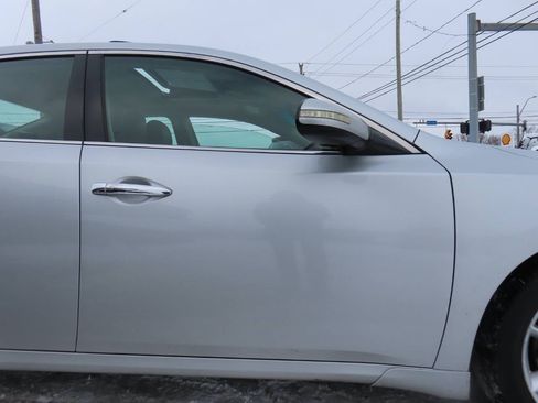 Used 2011 Nissan Maxima 3.5 SV w/ Monitor Pkg FWD image 17