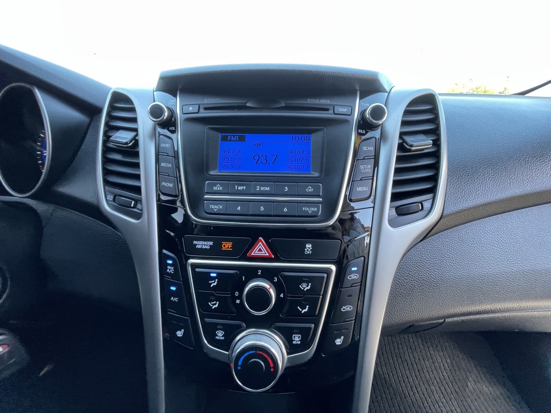 Used 2016 Hyundai Elantra GT FWD image 19