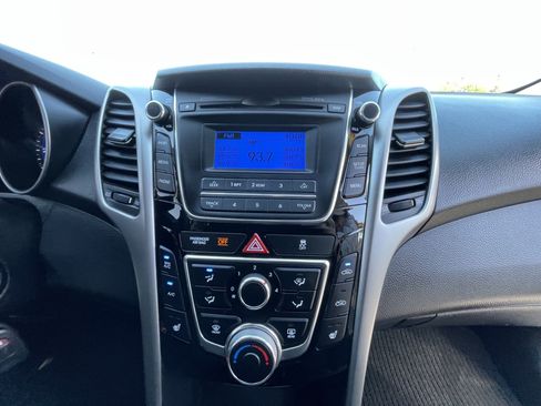 Used 2016 Hyundai Elantra GT FWD image 19