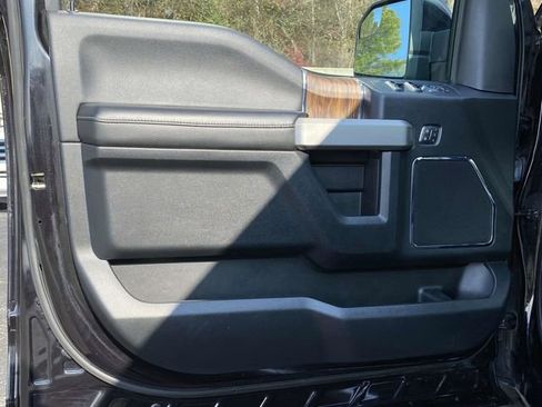 Used 2019 Ford F150 Lariat image 18