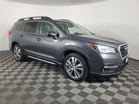 Used 2022 Subaru Ascent Limited image 2