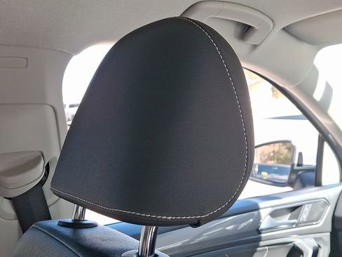 Certified 2023 Volkswagen Tiguan SE image 13