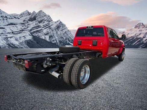 New 2026 RAM 4500 4x4 Crew Cab DRW w/ Laramie Trim Package image 5