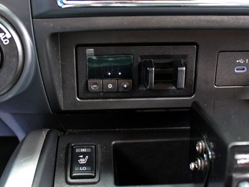 Used 2023 Nissan Titan SV w/ SV Utility Package image 34