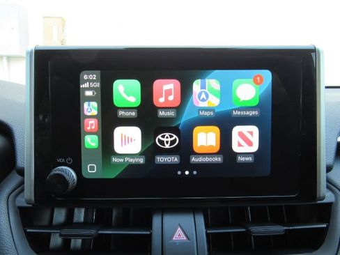 Used 2024 Toyota RAV4 SE image 46