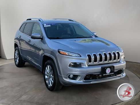 Used 2017 Jeep Cherokee Overland w/ Technology Group AWD/4WD image 1