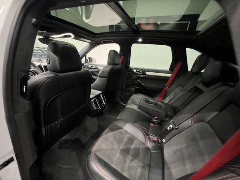 Used 2016 Porsche Cayenne GTS image 31