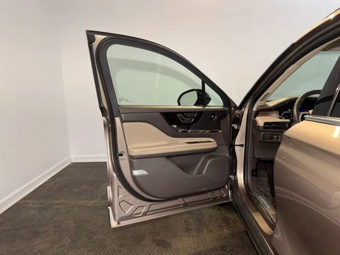 Used 2020 Lincoln Corsair Reserve w/ Elements Package AWD/4WD image 7
