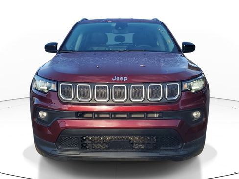 Used 2022 Jeep Compass Latitude image 2