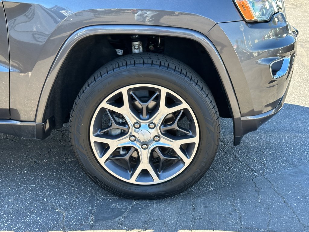 Used 2019 Jeep Grand Cherokee Overland AWD/4WD image 11