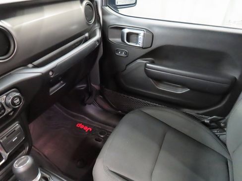 Used 2021 Jeep Gladiator Sport image 23