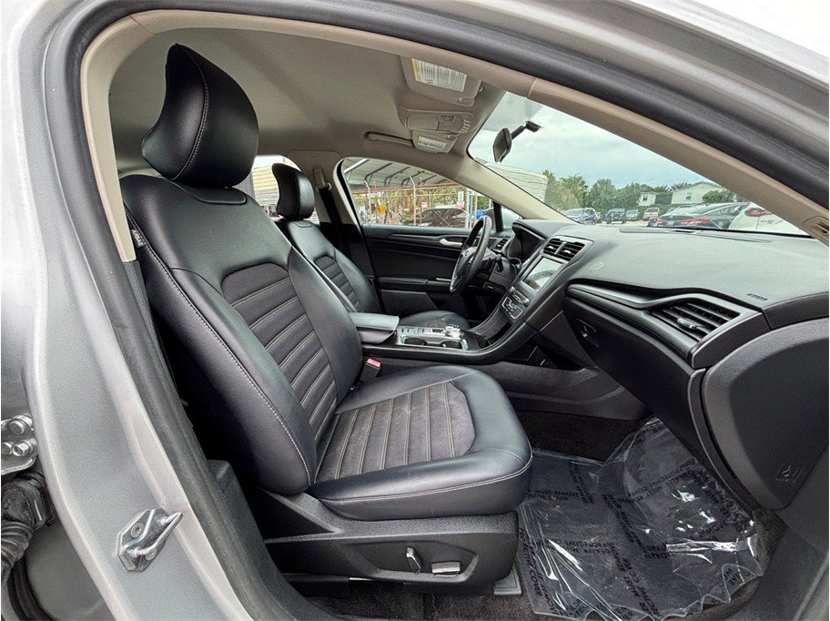 Used 2018 Ford Fusion SE w/ Equipment Group 201A FWD image 35