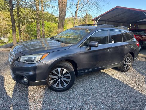 Used 2017 Subaru Outback 2.5i Limited AWD/4WD image 2