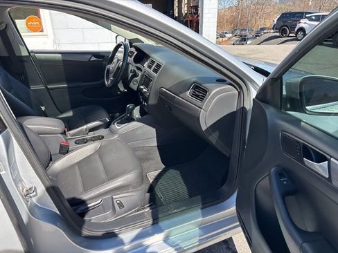 Used 2014 Volkswagen Jetta TDI image 9