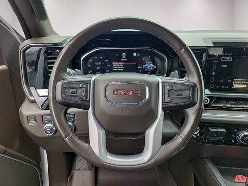 Used 2022 GMC Sierra 1500 SLT AWD/4WD image 19