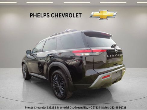 Used 2026 Nissan Pathfinder SL w/ SL Premium Package AWD/4WD image 6