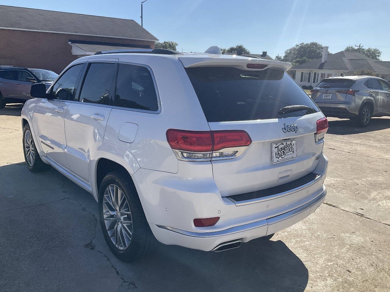 Used 2017 Jeep Grand Cherokee Summit w/ Platinum Series Group RWD image 5