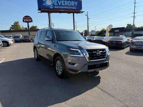 Used 2023 Nissan Armada SV image 4