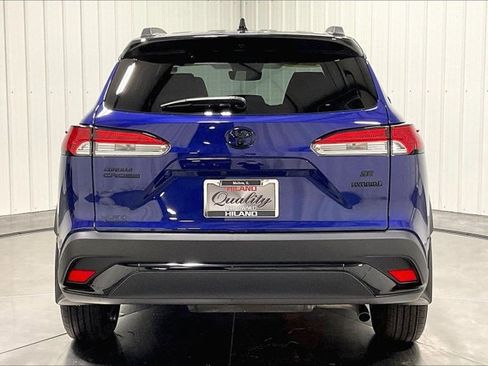 Used 2024 Toyota Corolla Cross AWD Hybrid w/ Moonroof Package image 4