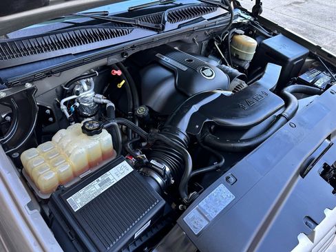 Used 2002 Cadillac Escalade EXT image 55