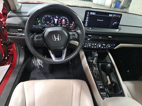 Used 2023 Honda Accord Touring image 16