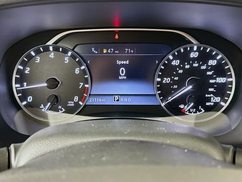 Used 2025 Nissan Frontier SV w/ SV Convenience Package RWD image 19