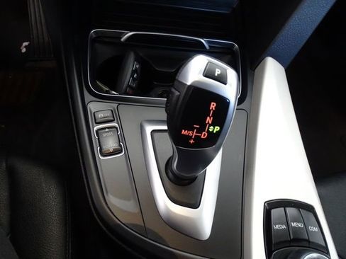 Used 2018 BMW 320i xDrive Sedan w/ Convenience Package image 13