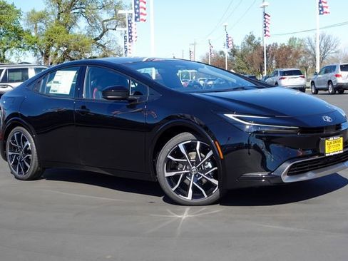 New 2026 Toyota Prius Plug-In Hybrid image 6