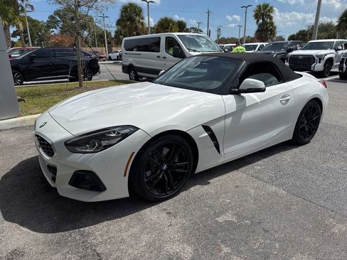 Used 2024 BMW Z4 sDrive30i w/ Convenience Package image 9