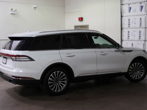 Used 2020 Lincoln Aviator Reserve w/ Equipment Group 201A image 7