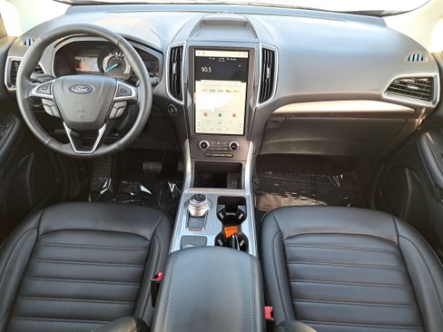 Used 2024 Ford Edge SEL image 9